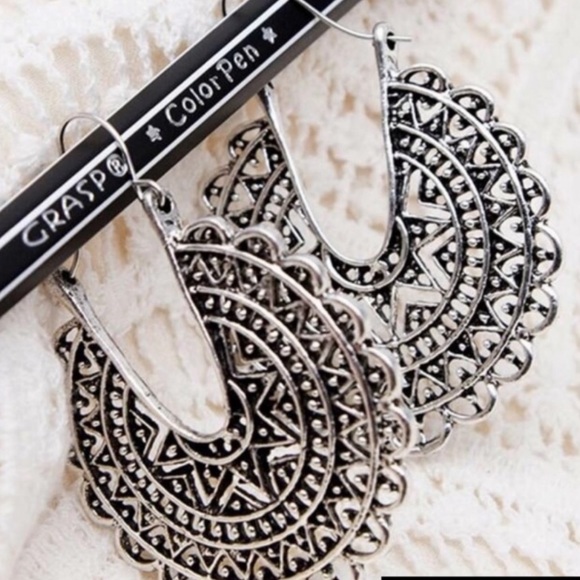 3/$30 Silver Hollow Out Statement Earrings - Picture 4 of 10